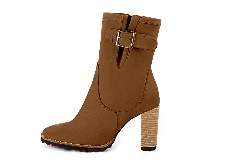 Caramel brown women's ankle boots with buckles on the sides. Round toe. High block heels. Profile view - Florence KOOIJMAN